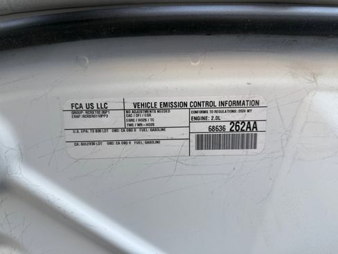 Used 2024 Jeep Compass Latitude image 18