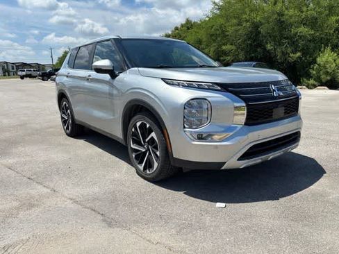 Used 2024 Mitsubishi Outlander SE AWD/4WD image 7