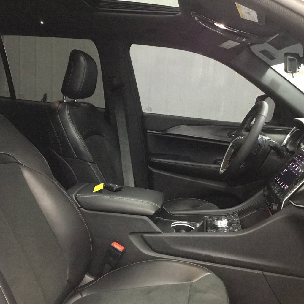 Used 2025 Jeep Grand Cherokee Altitude AWD/4WD image 30