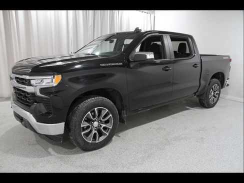 Certified 2023 Chevrolet Silverado 1500 LT AWD/4WD image 3