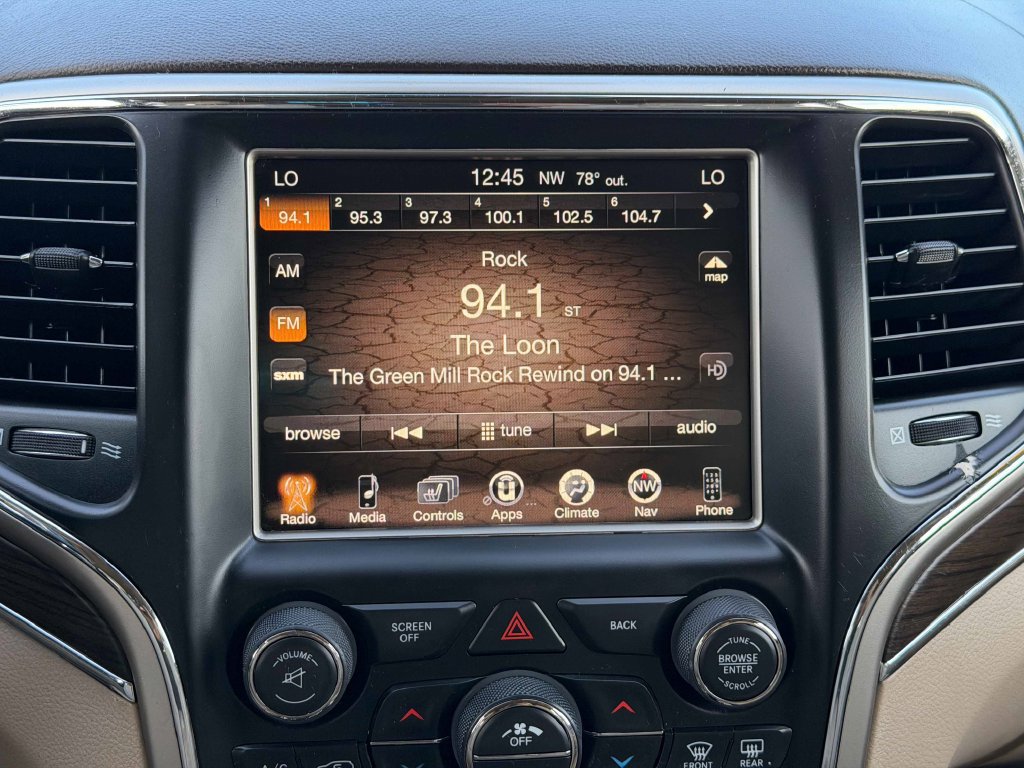 Used 2017 Jeep Grand Cherokee Overland AWD/4WD image 32