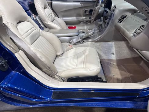 Used 2004 Chevrolet Corvette Convertible w/ Preferred Equipment Group RWD image 83