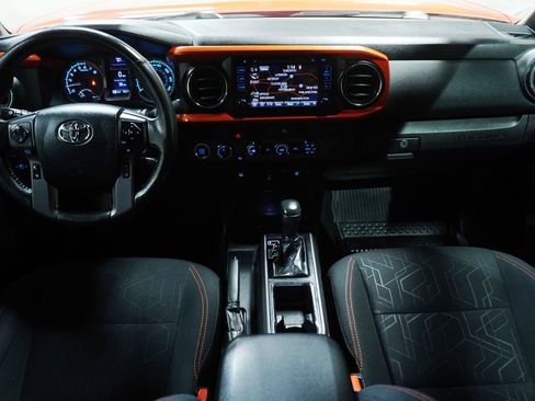 Used 2018 Toyota Tacoma TRD Off-Road image 15