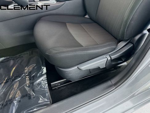 Used 2025 Nissan Sentra SV FWD image 27