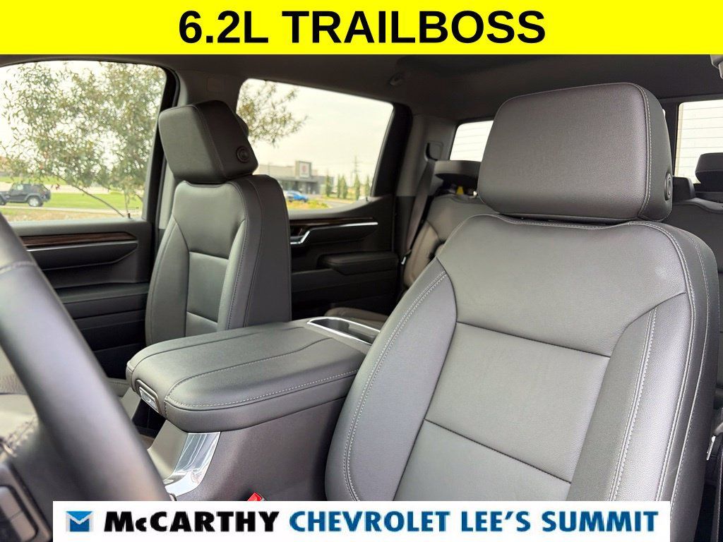 Used 2023 Chevrolet Silverado 1500 LT Trail Boss w/ Convenience Package II AWD/4WD image 50