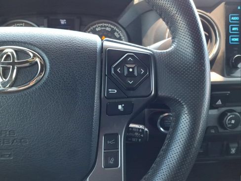 Used 2019 Toyota Tacoma TRD Off-Road AWD/4WD image 27