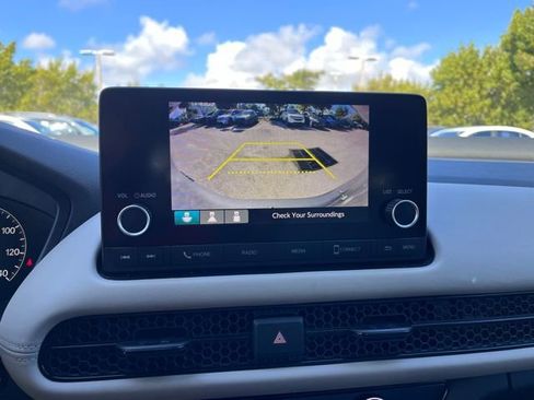 Used 2023 Honda HR-V LX image 8