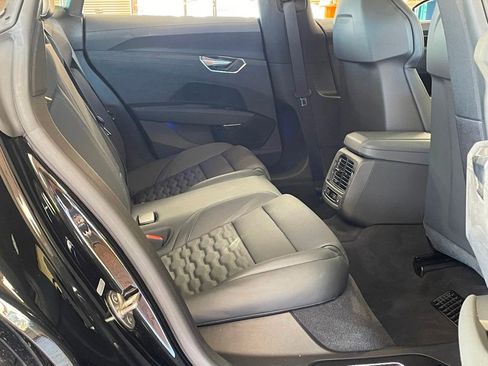 Used 2022 Audi e-tron GT Prestige w/ Prestige Package image 27