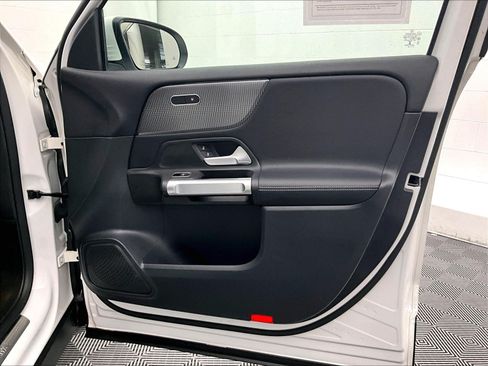Certified 2022 Mercedes-Benz GLB 250 image 25