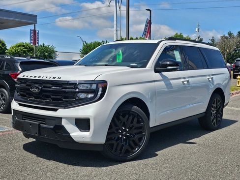 New 2026 Ford Expedition Platinum AWD/4WD image 1