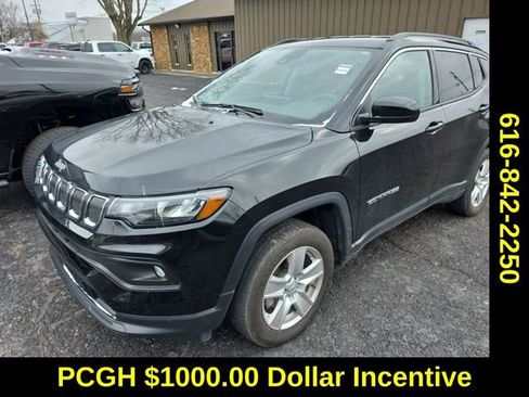 Used 2022 Jeep Compass Latitude w/ Convenience Group image 3