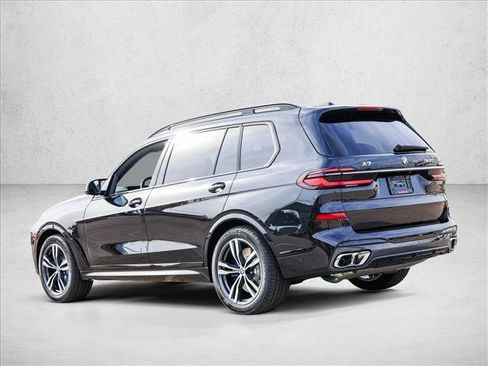 Used 2025 BMW X7 M60i w/ Climate Comfort Package AWD/4WD image 7