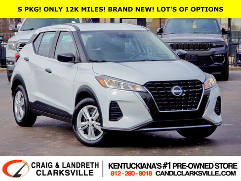 Used 2024 Nissan Kicks S image 1