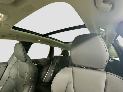 New 2026 Volvo XC60 B5 Core AWD/4WD image 23