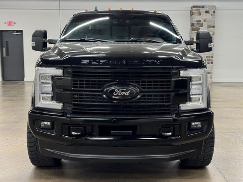 Used 2019 Ford F350 Platinum w/ Platinum Ultimate Package AWD/4WD image 2