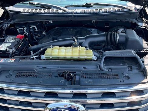 Used 2020 Ford Expedition XLT w/ Equipment Group 202A RWD image 10