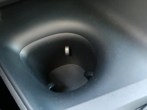 Used 2021 Toyota C-HR LE image 31