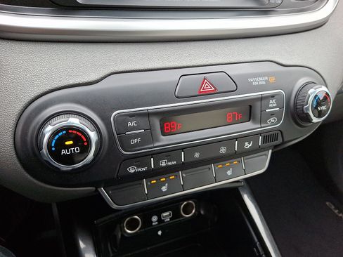 Used 2020 Kia Sorento SX image 17