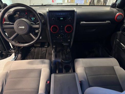 Used 2008 Jeep Wrangler Unlimited X AWD/4WD image 4