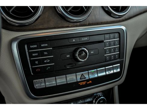 Used 2018 Mercedes-Benz GLA 250 4MATIC image 22