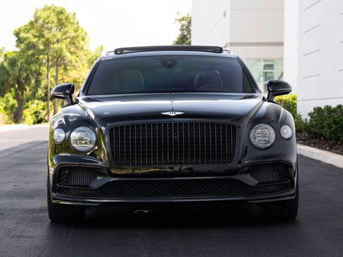 Used 2023 Bentley Flying Spur S V8 AWD/4WD image 3