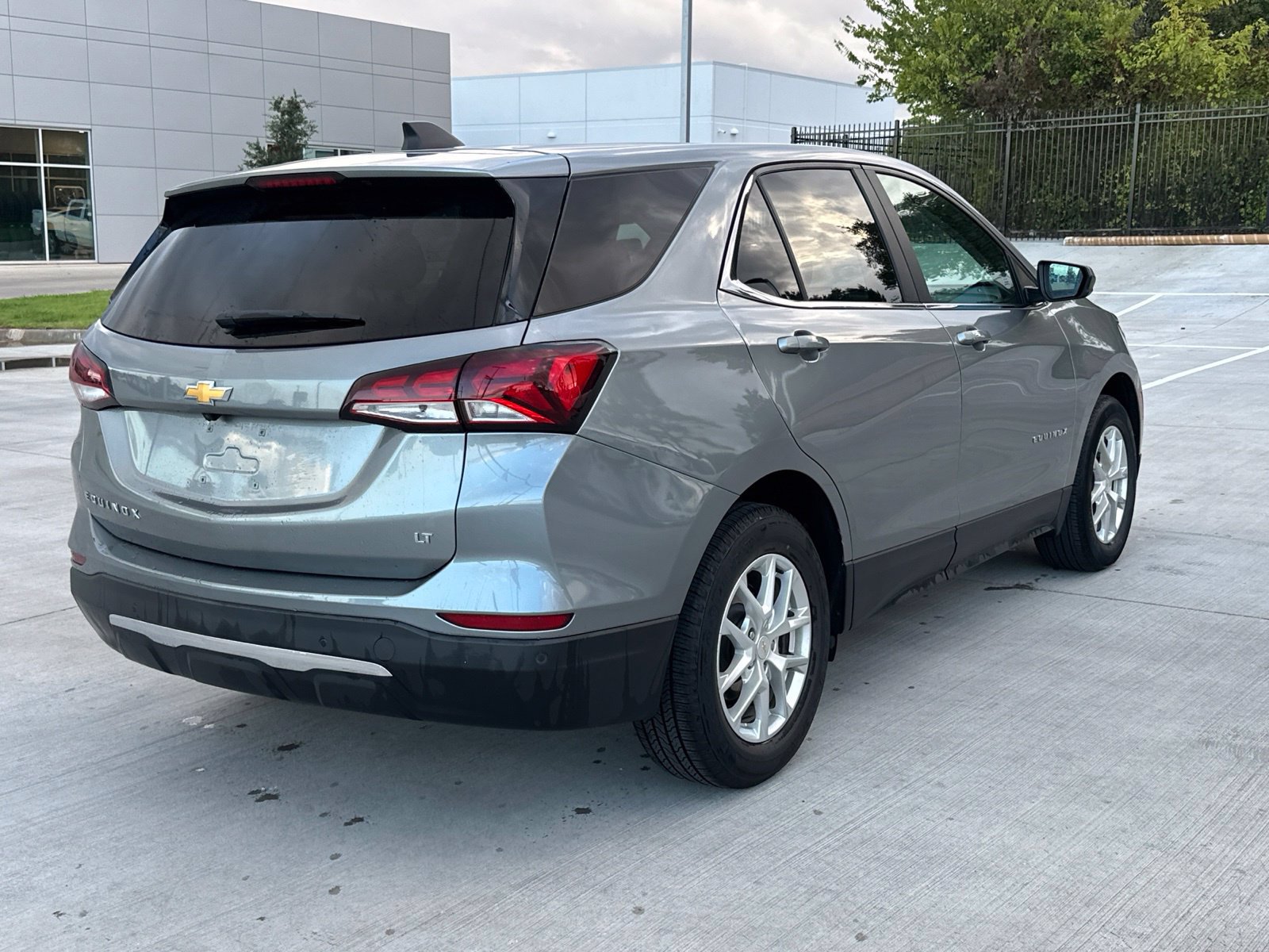 Used 2024 Chevrolet Equinox LT FWD image 6