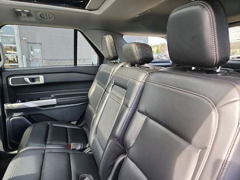 Certified 2021 Ford Explorer XLT w/ Equipment Group 202A AWD/4WD image 25