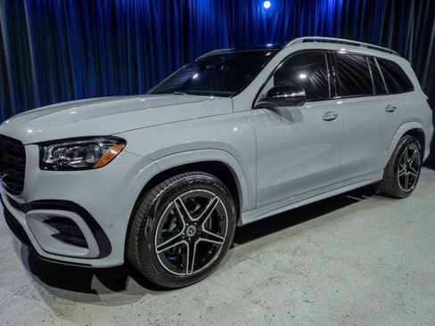 New 2026 Mercedes-Benz GLS 450 4MATIC image 1