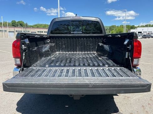 Used 2023 Toyota Tacoma SR5 AWD/4WD image 37