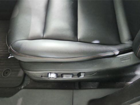 Used 2021 Cadillac XT4 Sport w/ Cold Weather Package image 17