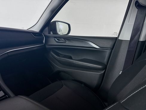 Used 2023 Jeep Grand Cherokee Laredo image 26