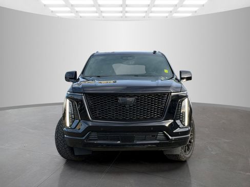 Used 2025 Cadillac Escalade ESV Sport w/ Touring Package image 2