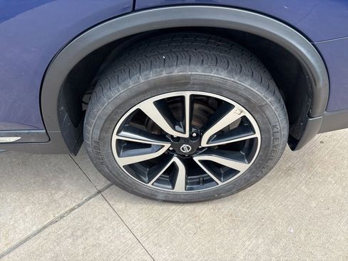 Used 2019 Nissan Rogue SL w/ Premium Package AWD/4WD image 14