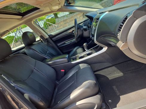Used 2013 Nissan Altima 2.5 SL w/ Technology Pkg FWD image 22