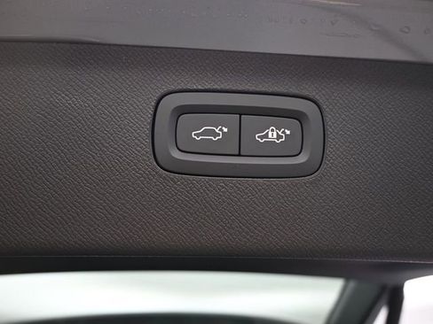 New 2026 Volvo XC90 B6 Ultra w/ Protection Package image 32