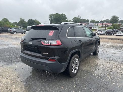 Used 2019 Jeep Cherokee Latitude Plus w/ Cold Weather Group AWD/4WD image 5