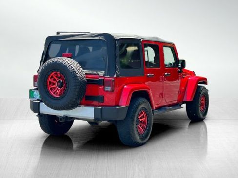 Used 2015 Jeep Wrangler Unlimited Sahara w/ Connectivity Group AWD/4WD image 4