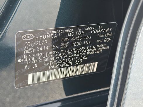 Used 2024 Genesis G70 3.3T Advanced image 33