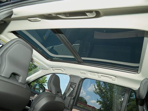 New 2025 Volvo XC90 B6 Plus w/ Protection Package image 23