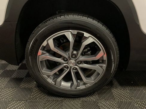 Used 2021 GMC Terrain SLT image 18