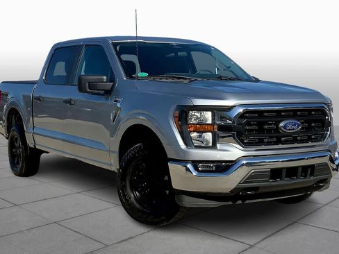 Used 2023 Ford F150 XLT image 3