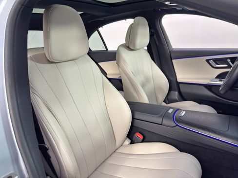 Used 2025 Mercedes-Benz E 350 E 350 w/ MBUS Superscreen Package image 39