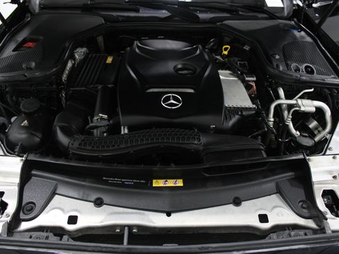 Used 2017 Mercedes-Benz E 300 4MATIC image 36