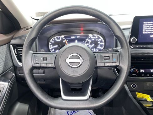 Used 2022 Nissan Rogue SV image 17