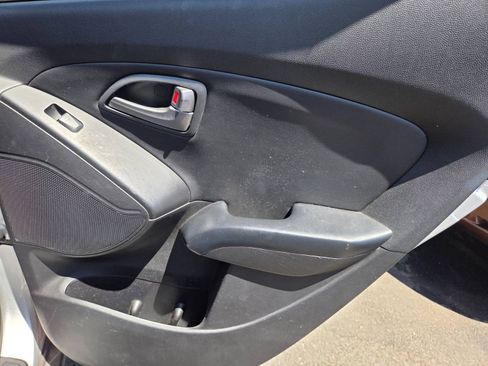 Used 2015 Hyundai Tucson SE AWD/4WD image 12