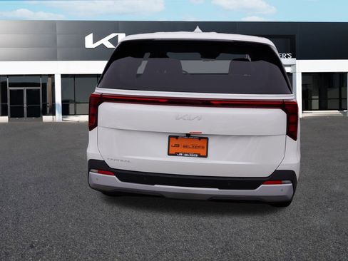 New 2026 Kia Carnival FWD image 4