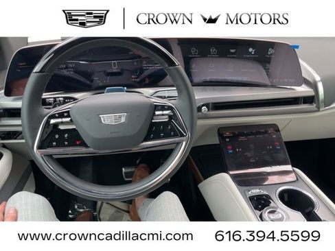 New 2026 Cadillac Vistiq Luxury w/ LPO, Floor Liner Package image 28