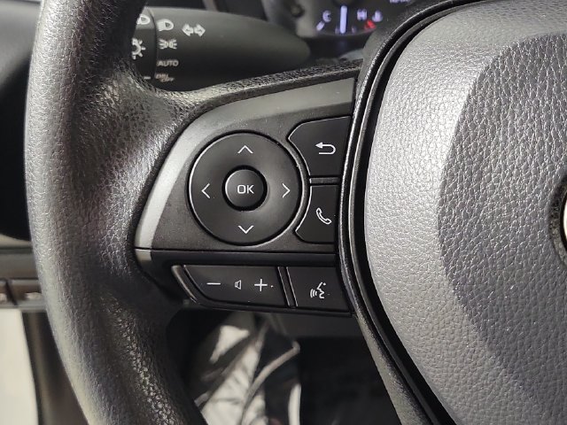 Used 2025 Toyota Corolla LE FWD image 24