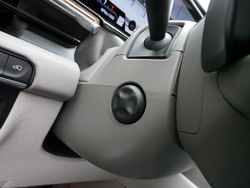 Certified 2023 Cadillac Escalade ESV Sport Platinum image 33