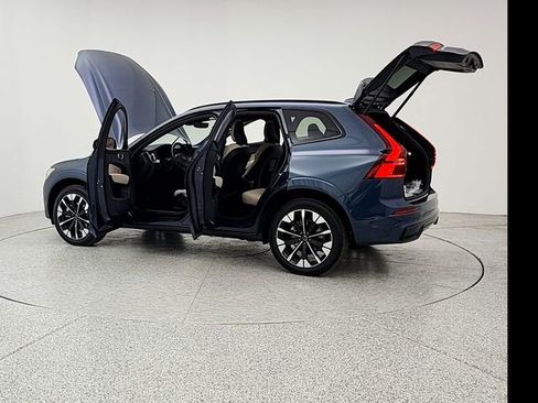 New 2026 Volvo XC60 B5 Plus w/ Climate Package image 12